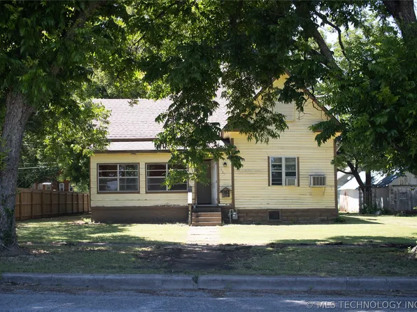 321 N Smith St, Vinita, OK 74301