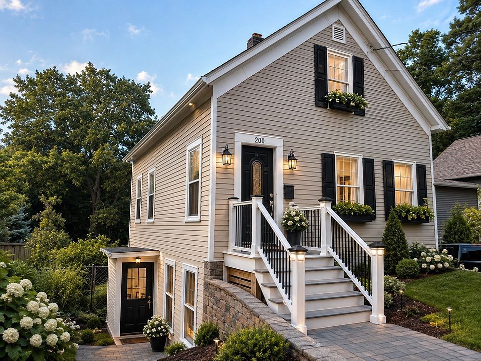 2nd image of 200 Pleasant St