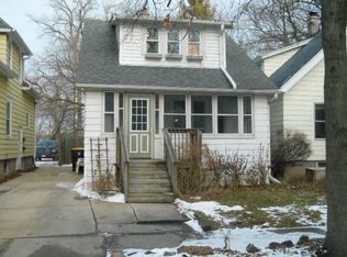 6620 Hillside Ln, Wauwatosa, WI 53213