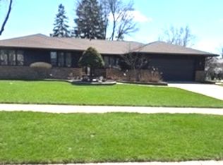 2376 Wyckwood Dr, Aurora, IL 60506