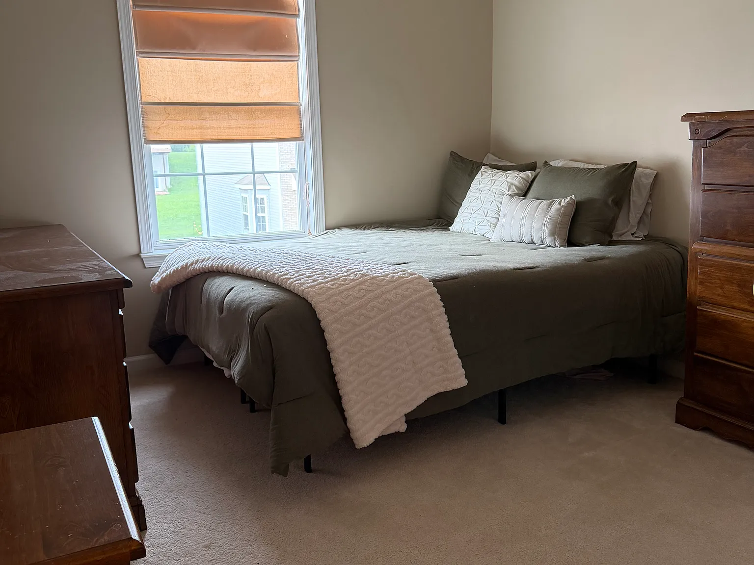 3 bed, 2164 sqft, $2,000 — Photo 3