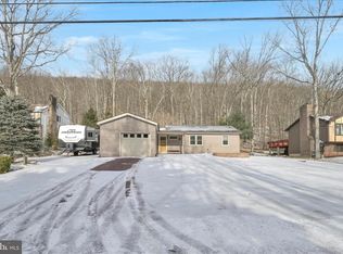 449 Lake Dr, Nesquehoning, PA 18240