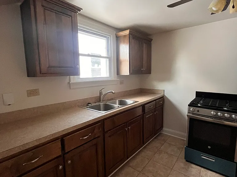 1217 Schiller Ave #2 — Photo 6
