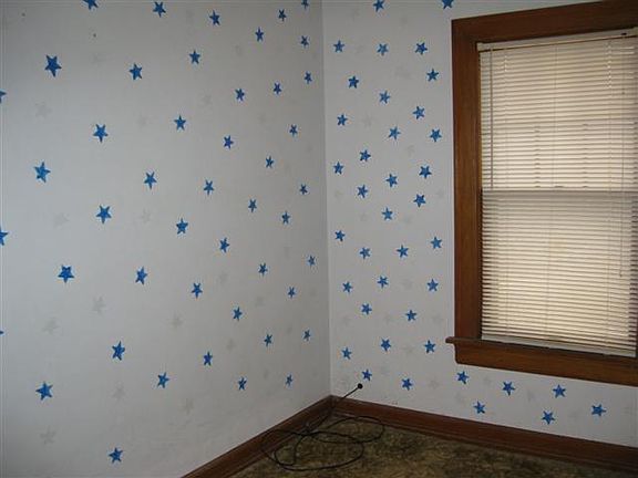 4th image of 1412 E Broadway