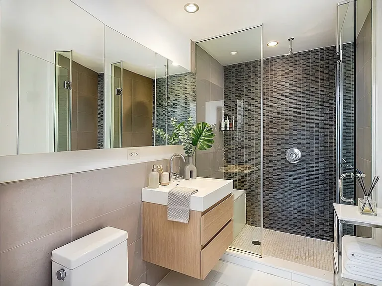 214 N 11th St #5C — Photo 13