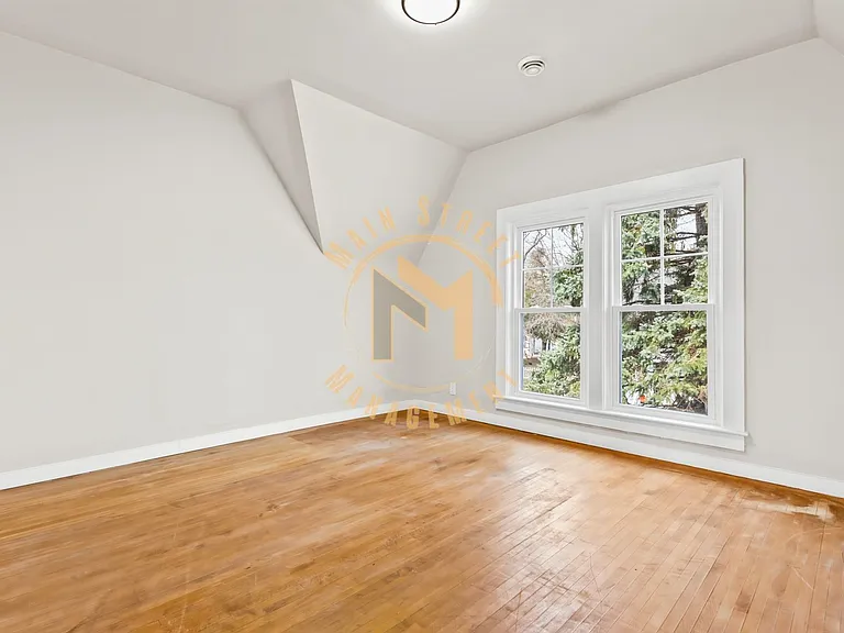 503 N Michigan St — Photo 22