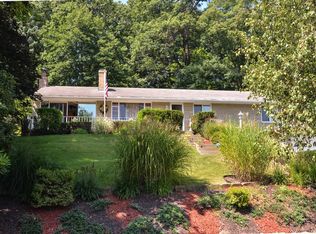 9451 Meadow Rd, Allison Park, PA 15101