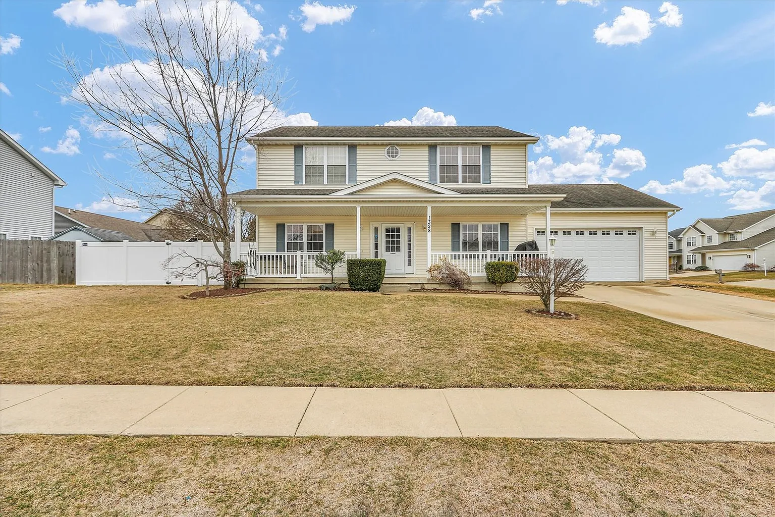 1328 W Ridge Ln photo 1