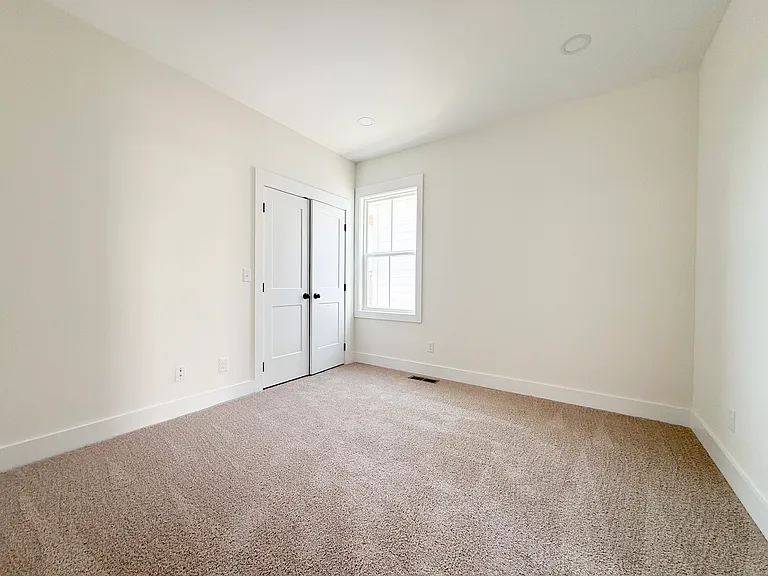 Highbury — Photo 72