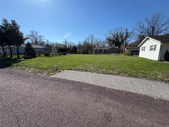 22 Jennine Dr, Belleville, IL 62226