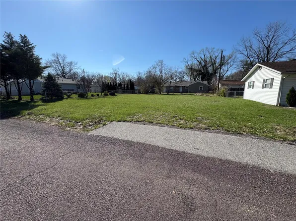 22 Jennine Dr, Belleville, IL 62226