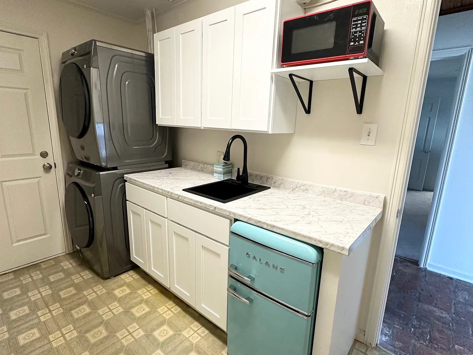 1 bed, 600 sqft, $1,100 — Photo 3
