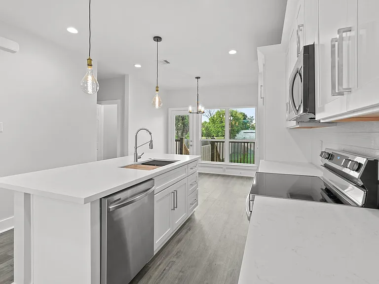 764 Dillard St #A — Photo 8