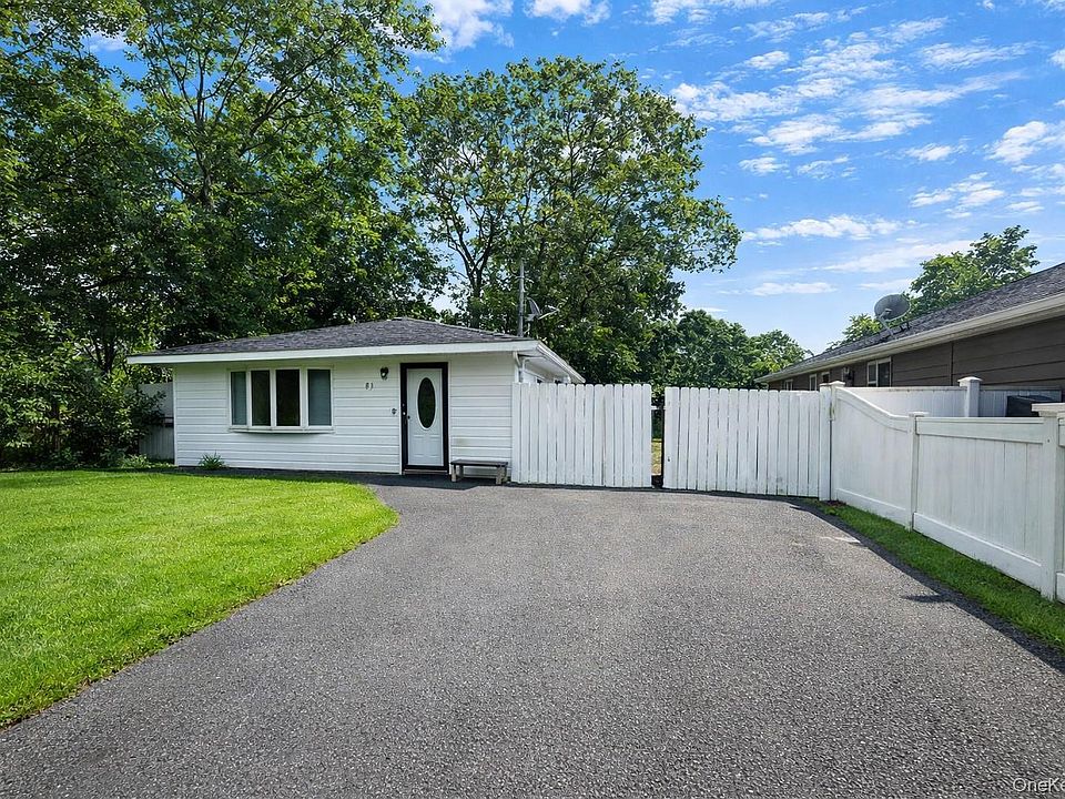 1st image of 82 Brushwood Drive