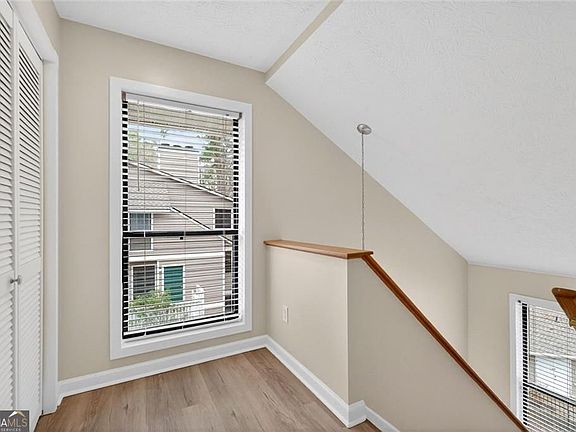 3rd image of 204 Wynnes Ridge Cir SE