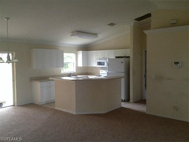 2nd image of 1102 NE 6th Pl