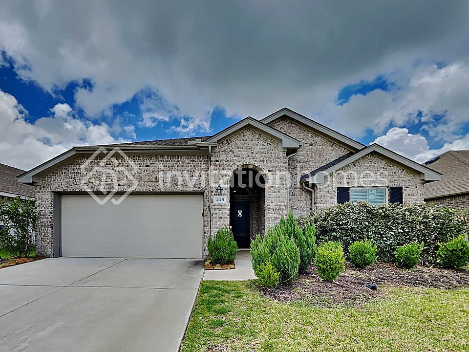 1st image of 445 Pecan Landing Ln