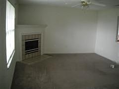 5th image of 1517 Sycamore Commons Dr