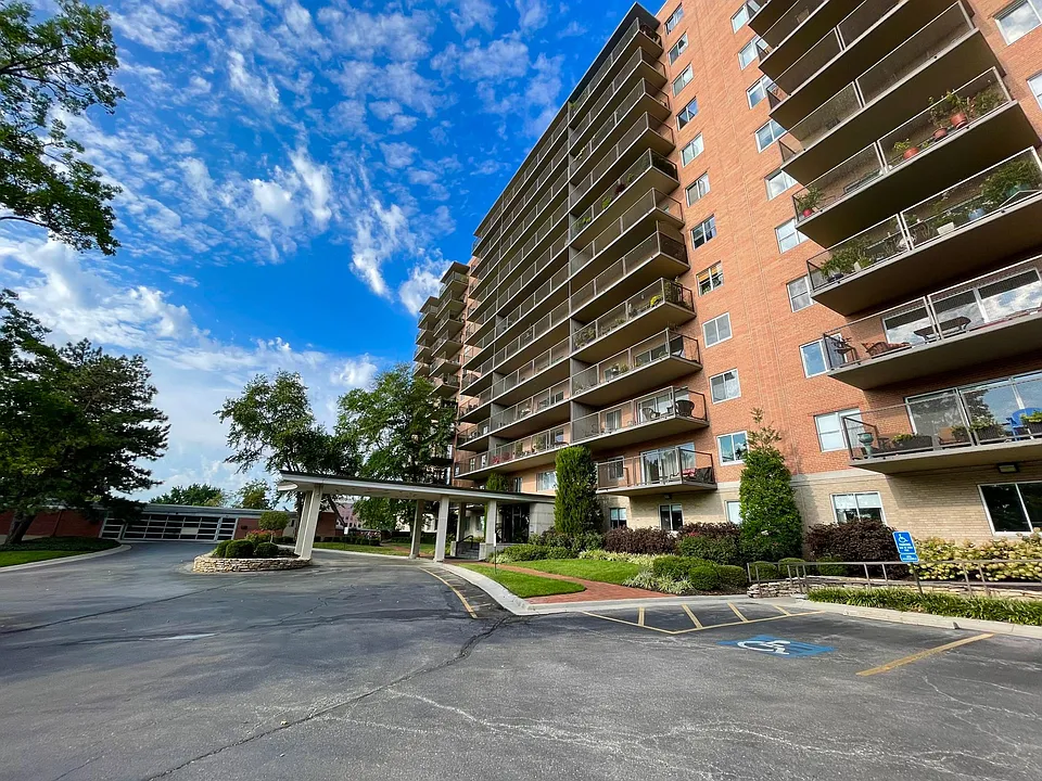 4550 Warwick Blvd #208