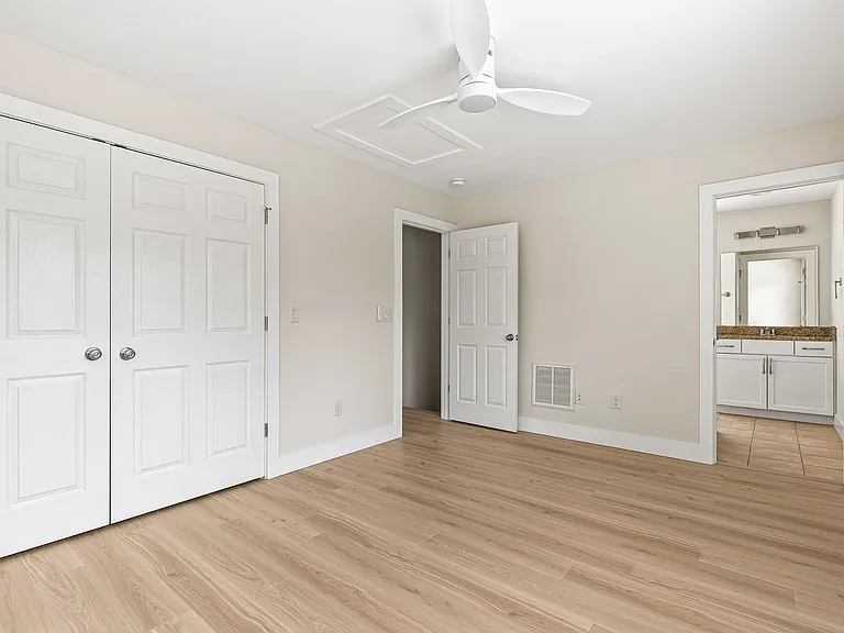 8 Thurland Ave — Photo 18