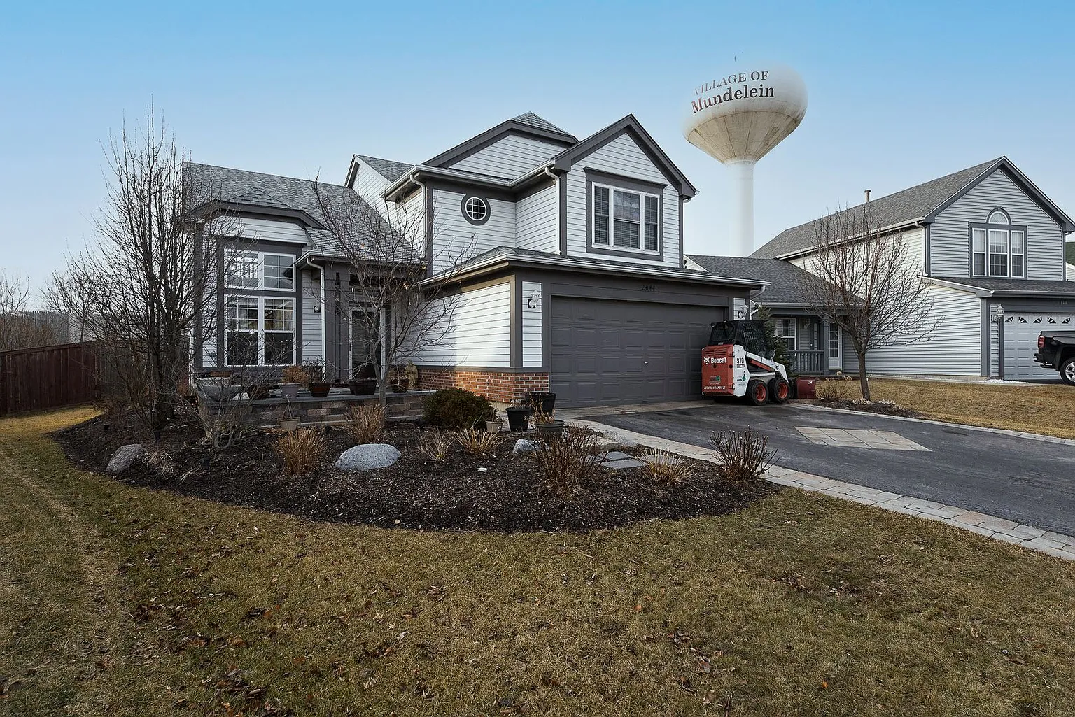 2044 Harrison Ave photo 1