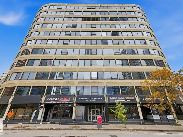 10106 105th St NW #701, Edmonton, AB T5J 5E7