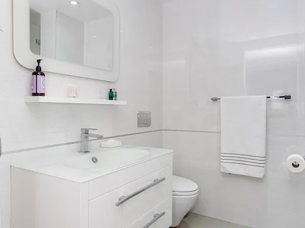 750 Park Avenue image 7 of 9