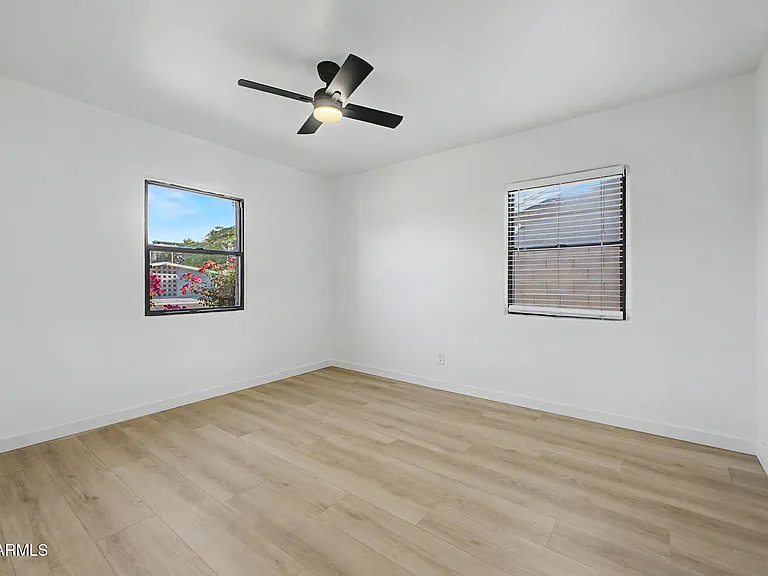 156 W Highland Ave — Photo 7