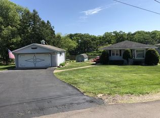 339 Council Trl, Lake In The Hills, IL 60156