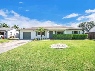 12811 SW 9th Pl, Davie, FL 33325