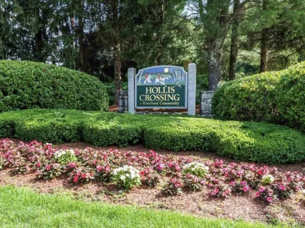 9 Bartemus Trail #303, Nashua, NH 03063