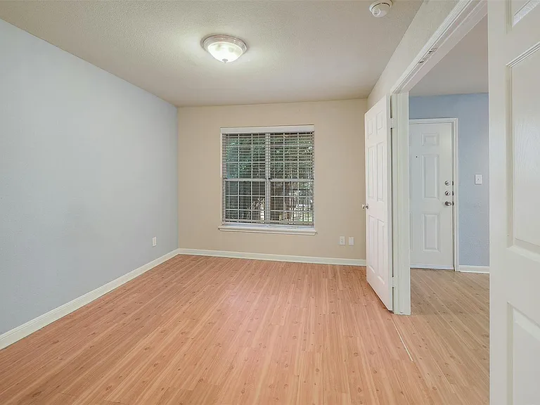7685 Northcross Dr #624 — Photo 6