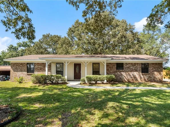 208 La Bonne Dr, Saraland, AL 36571