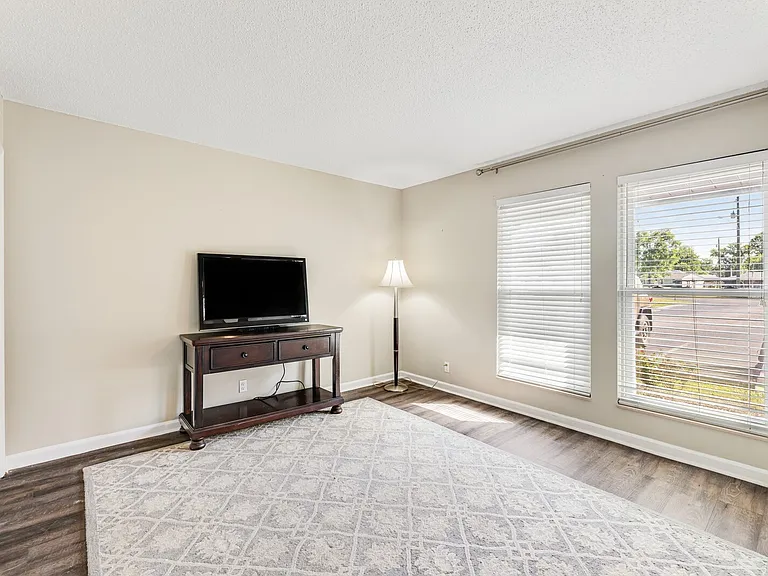 500 Paragon Mills Rd #B1 — Photo 7