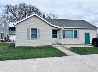 607 S 10th St, Aberdeen, SD 57401