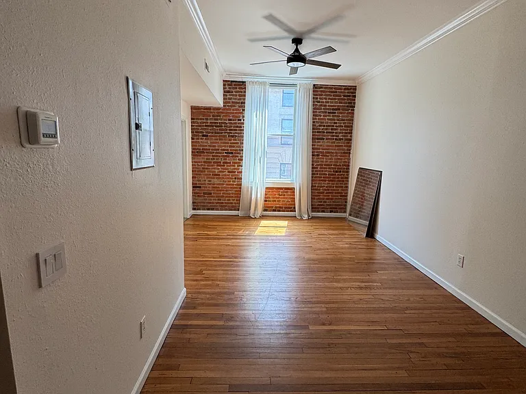 304 N Front St #P — Photo 2