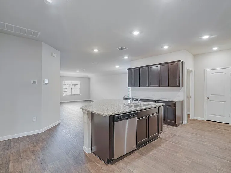 1007 Coolridge Ct — Photo 3