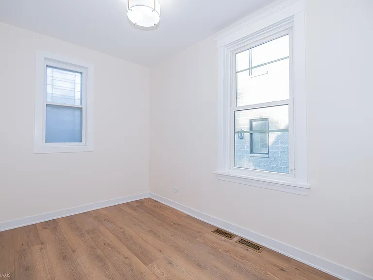 1711 W Henderson St #1 — Photo 14