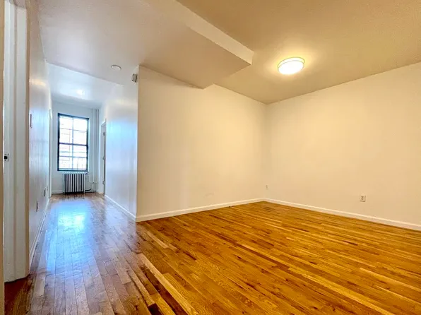 724 Liberty Avenue image 1 of 7