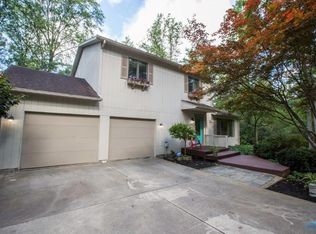 11 Indian Creek Dr, Rudolph, OH 43462