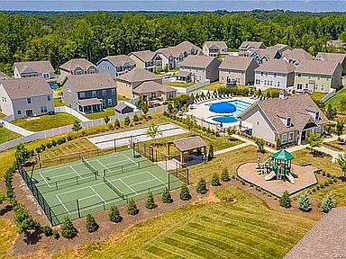 3rd image of 7809 Sawgrass Ln