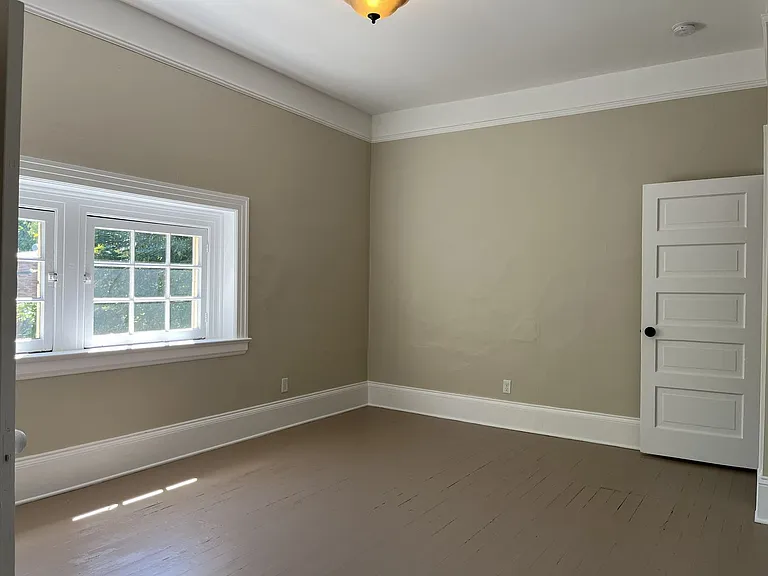 2850 NE Davis St — Photo 40