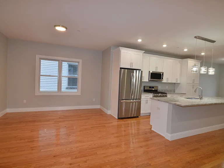 37 Jackson Rd #3 — Photo 3