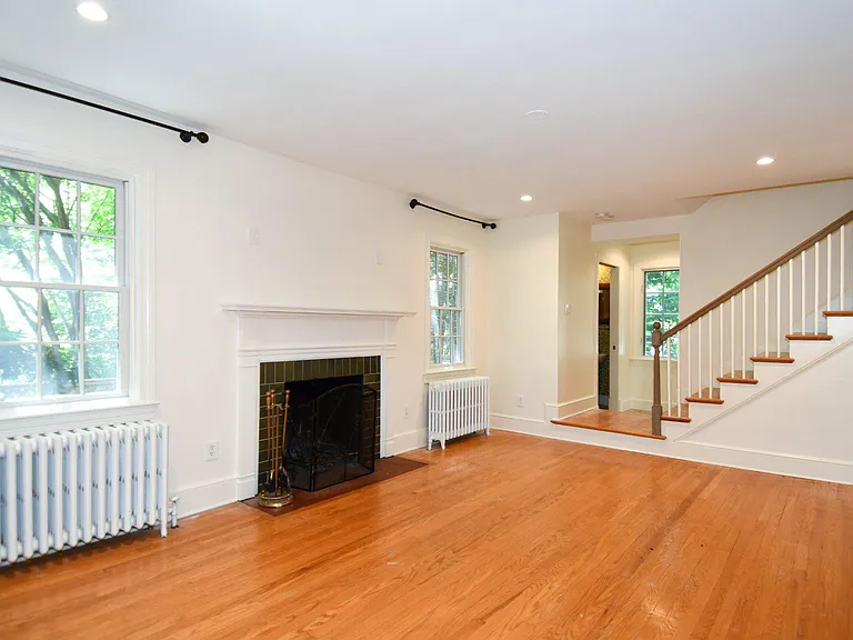 2608 Fordham Rd — Photo 4