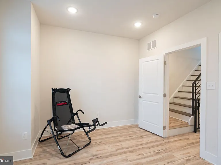 2531 N Mascher St #2 — Photo 13