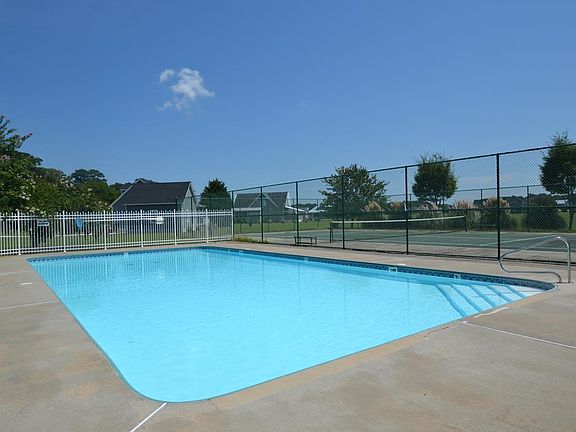 5th image of 27 Kings Ct