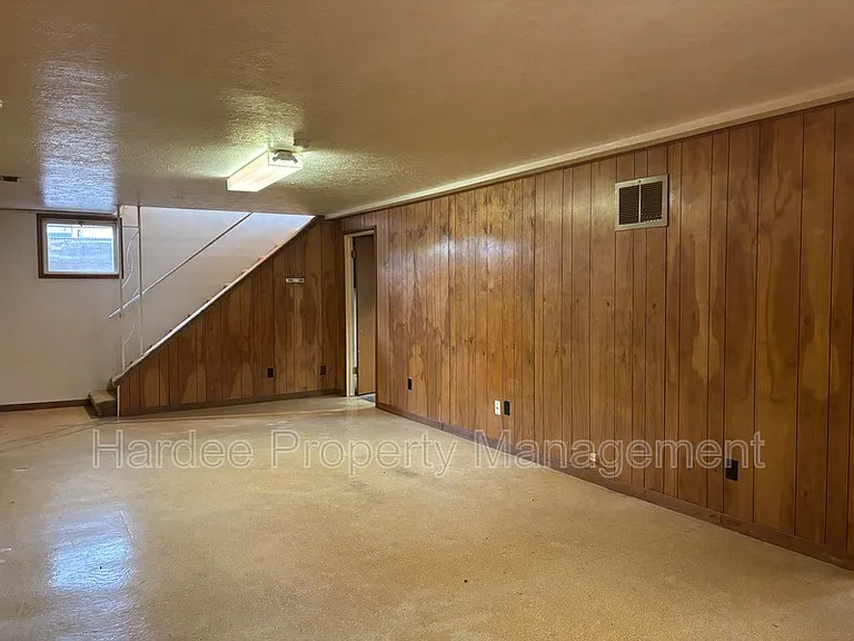2714 W Kathryn St — Photo 15