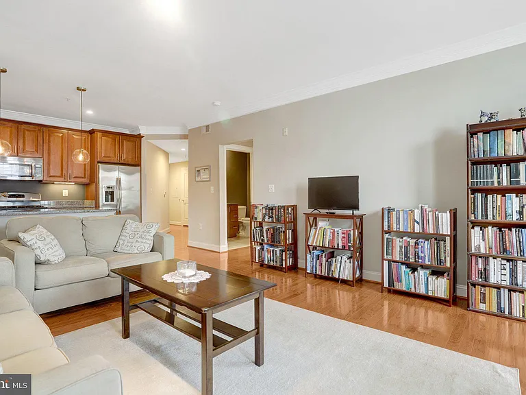 1023 N Royal St #312 — Photo 7