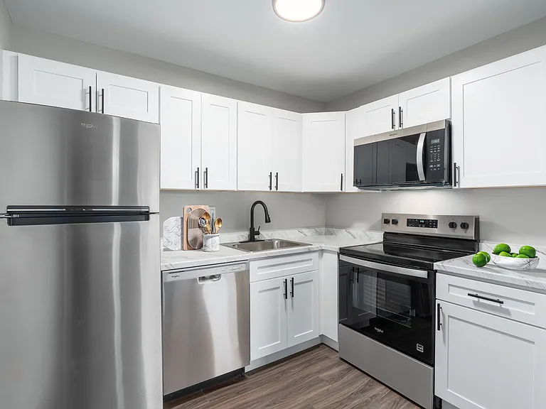 Fairmont Place — Photo 3