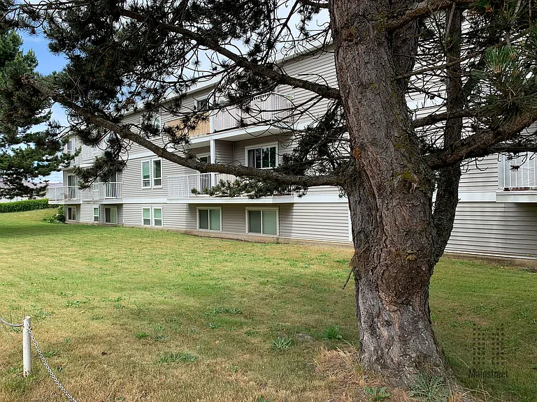 1846 England Ave — Photo 12